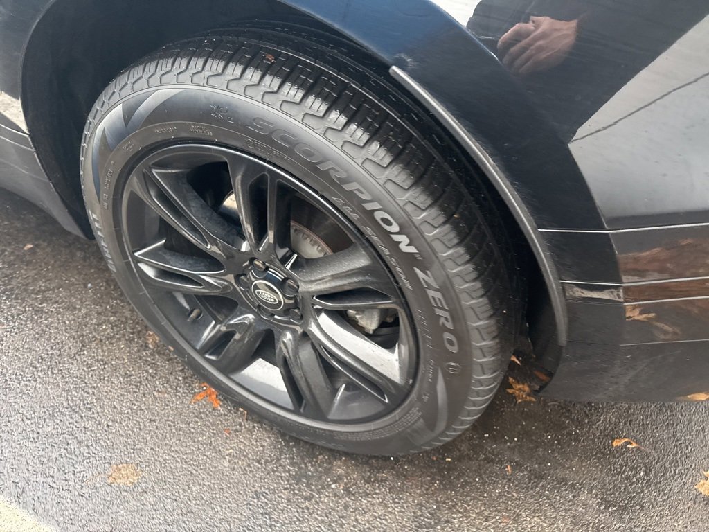 Used 2023 Land Rover Range Rover Velar R-Dynamic S image 8