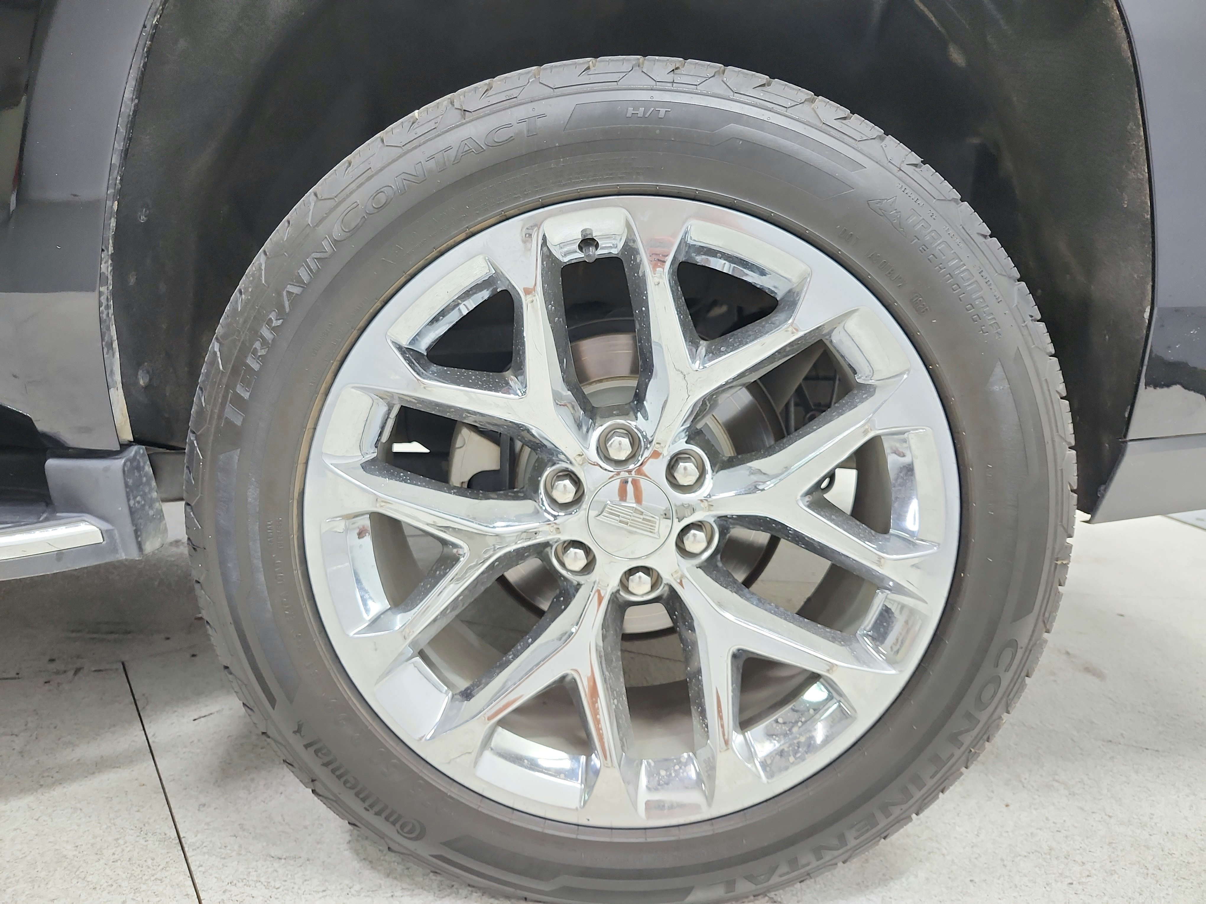 Used 2017 Cadillac Escalade Premium Luxury AWD/4WD image 19