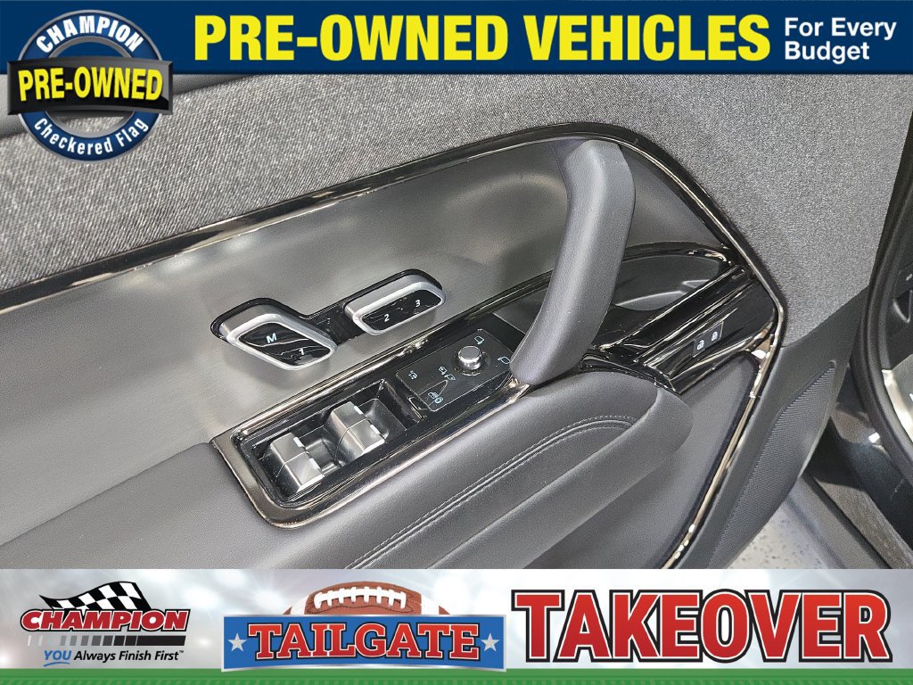 Used 2025 Land Rover Range Rover Sport SE AWD/4WD image 17