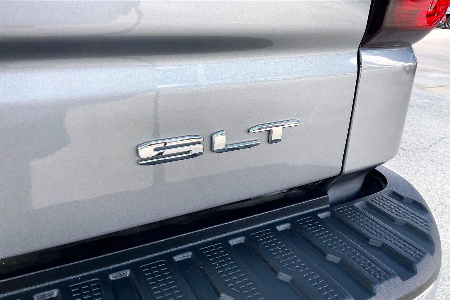 Used 2023 GMC Sierra 1500 SLT w/ SLT Premium Package AWD/4WD image 10