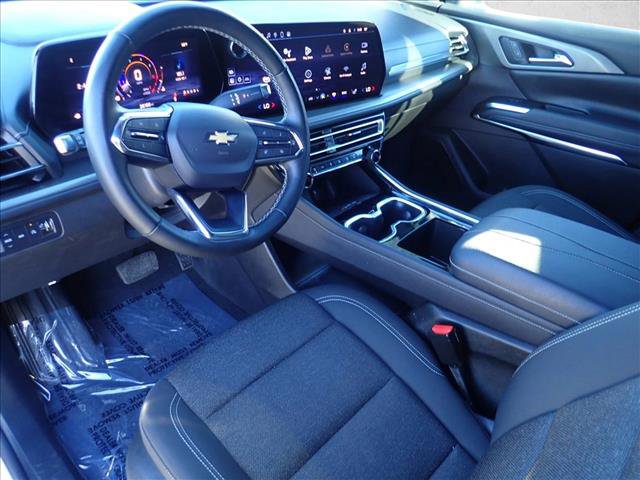 Used 2025 Chevrolet Traverse LT image 11
