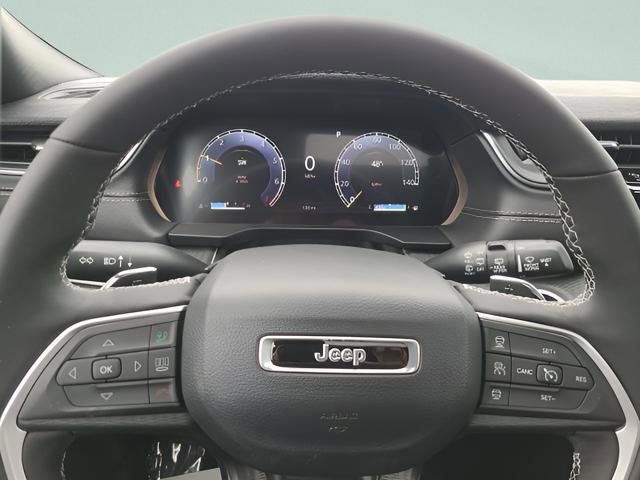 New 2025 Jeep Grand Cherokee Altitude image 10