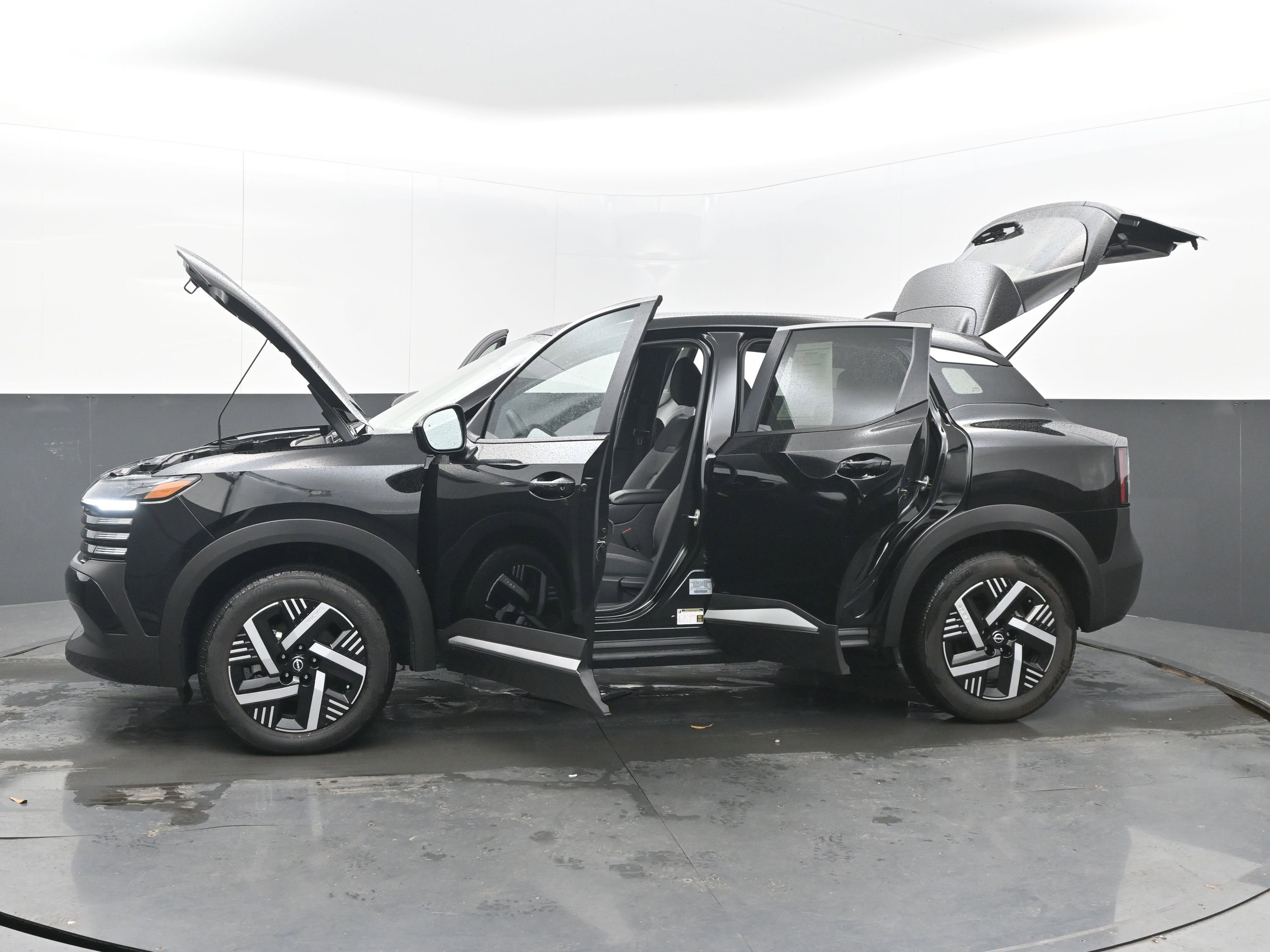 Certified 2025 Nissan Kicks SV image 40