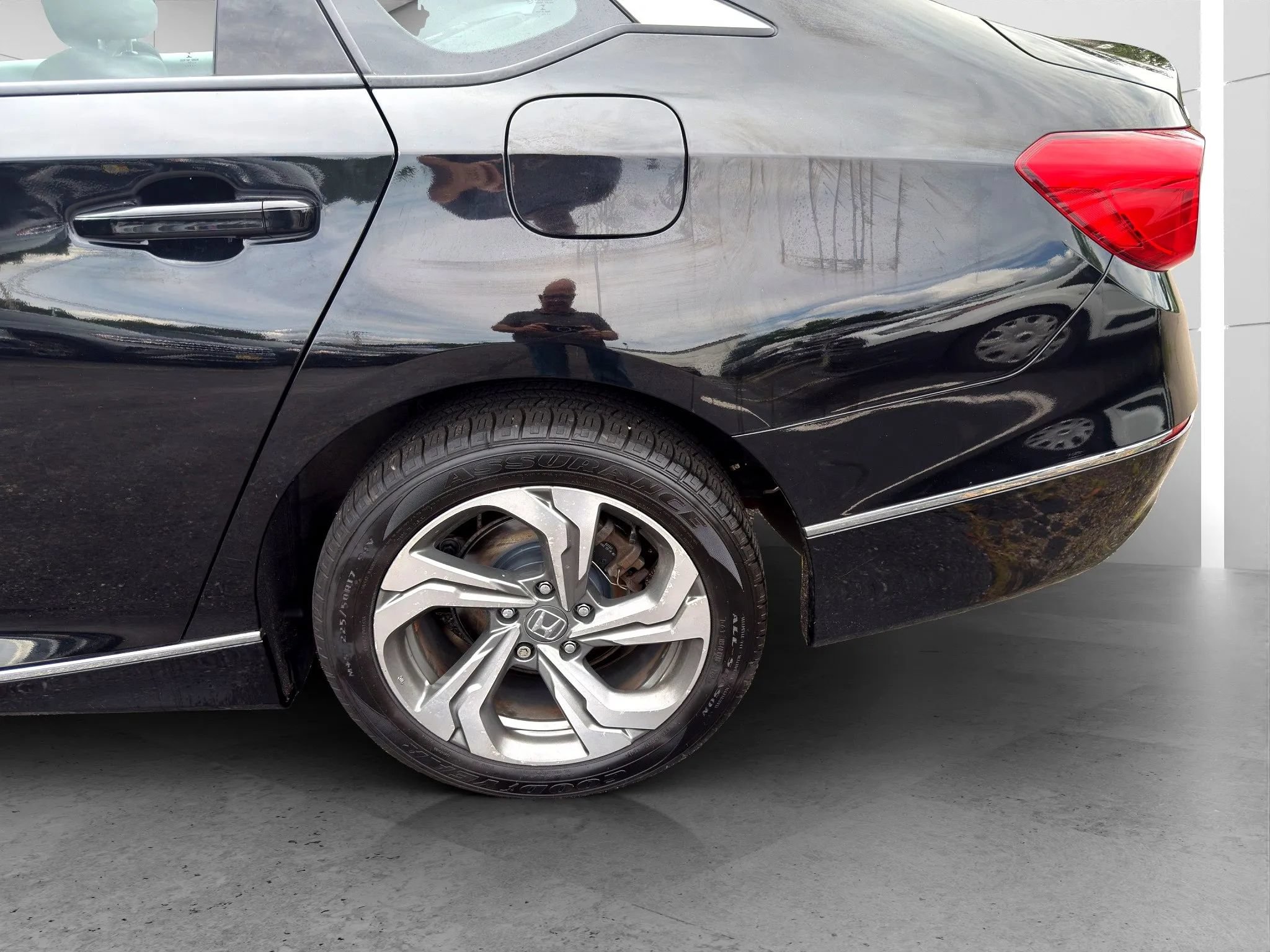 Used 2018 Honda Accord EX image 23
