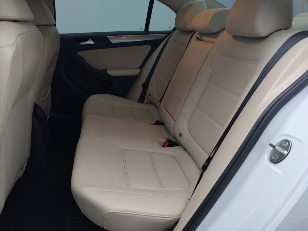 Used 2017 Volkswagen Jetta SE FWD image 18