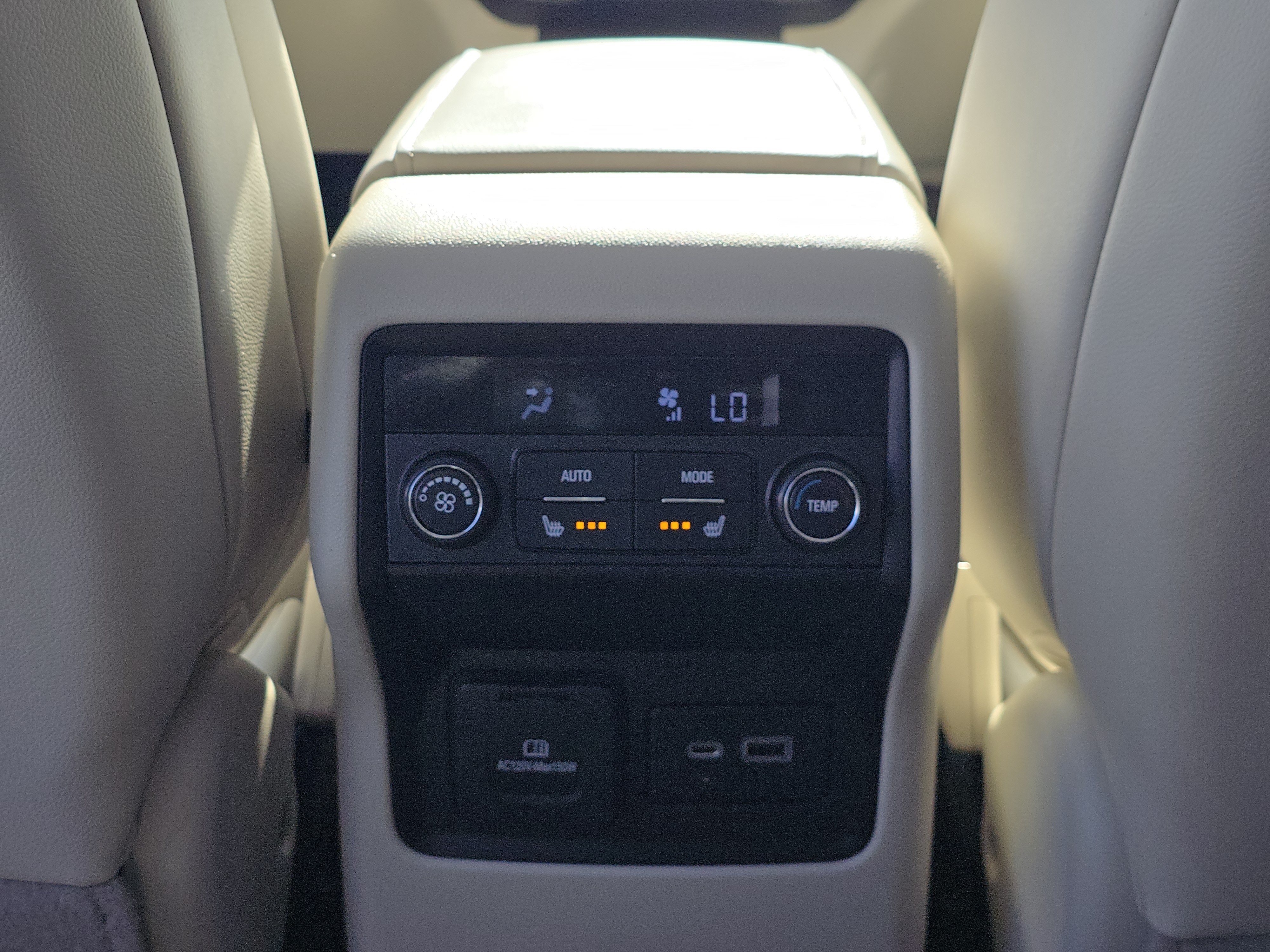 Used 2021 GMC Acadia Denali w/ Denali Technology Package AWD/4WD image 21