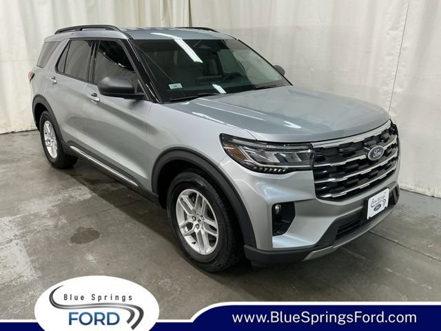 Used 2025 Ford Explorer Active w/ Active Comfort Package RWD image 1