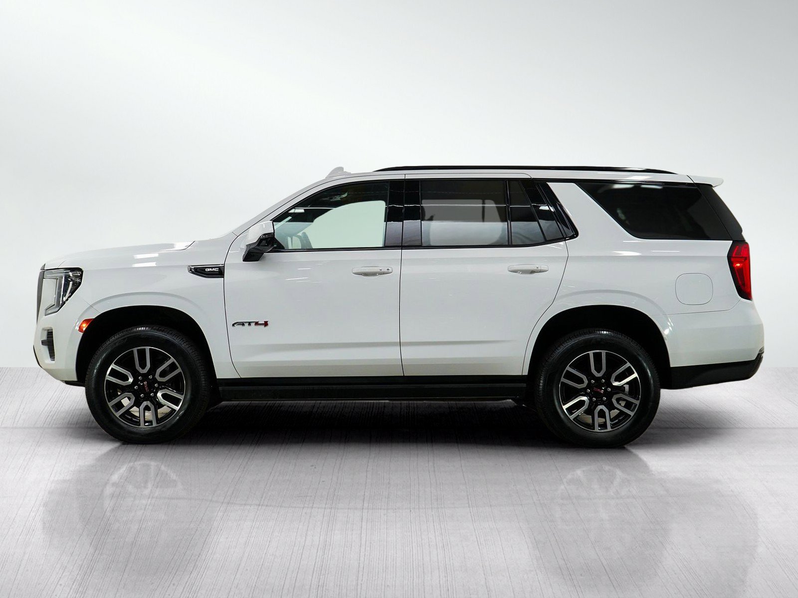 Used 2021 GMC Yukon AT4 w/ AT4 Premium Plus Package AWD/4WD image 2