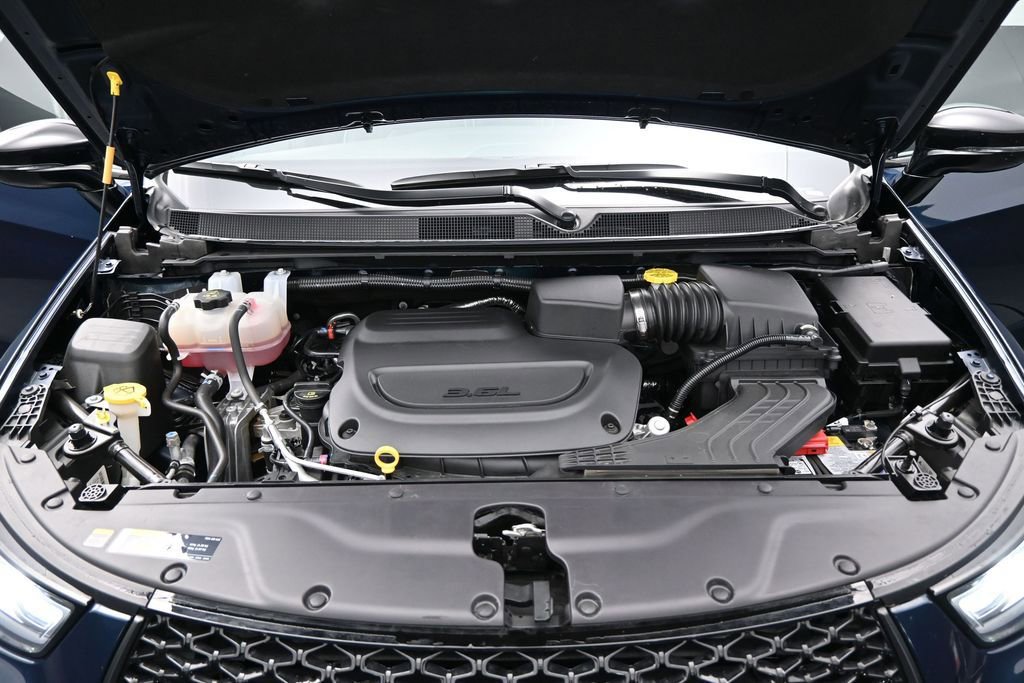 Used 2025 Chrysler Pacifica Limited FWD image 28