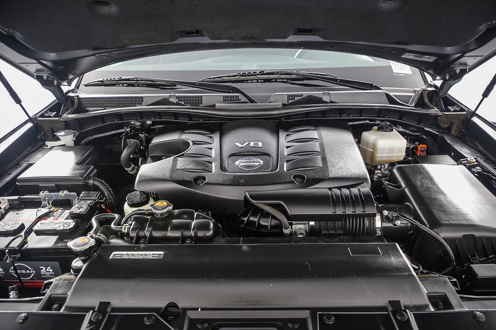 Used 2023 Nissan Armada SL w/ Captain's Chairs Package image 29