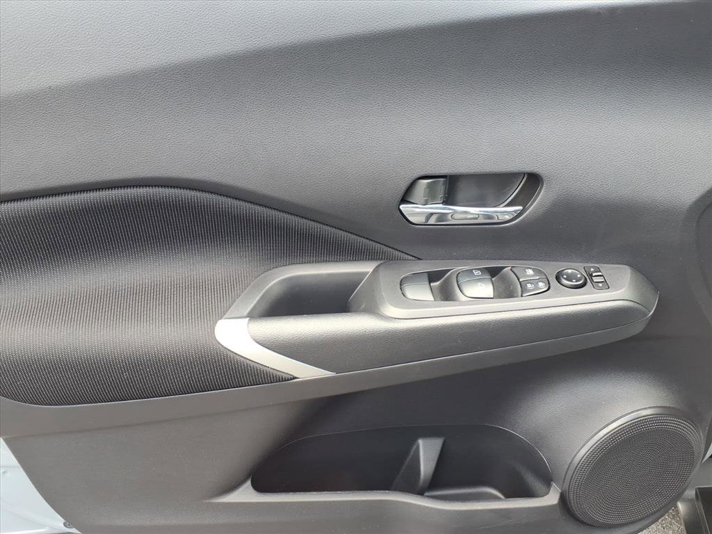 Certified 2024 Nissan Kicks SV image 17