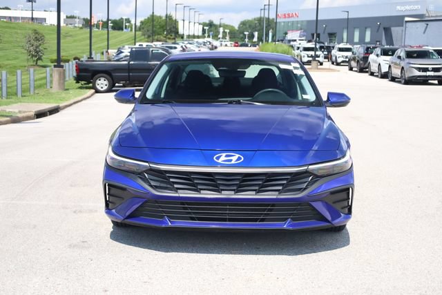 Used 2024 Hyundai Elantra SEL FWD image 3