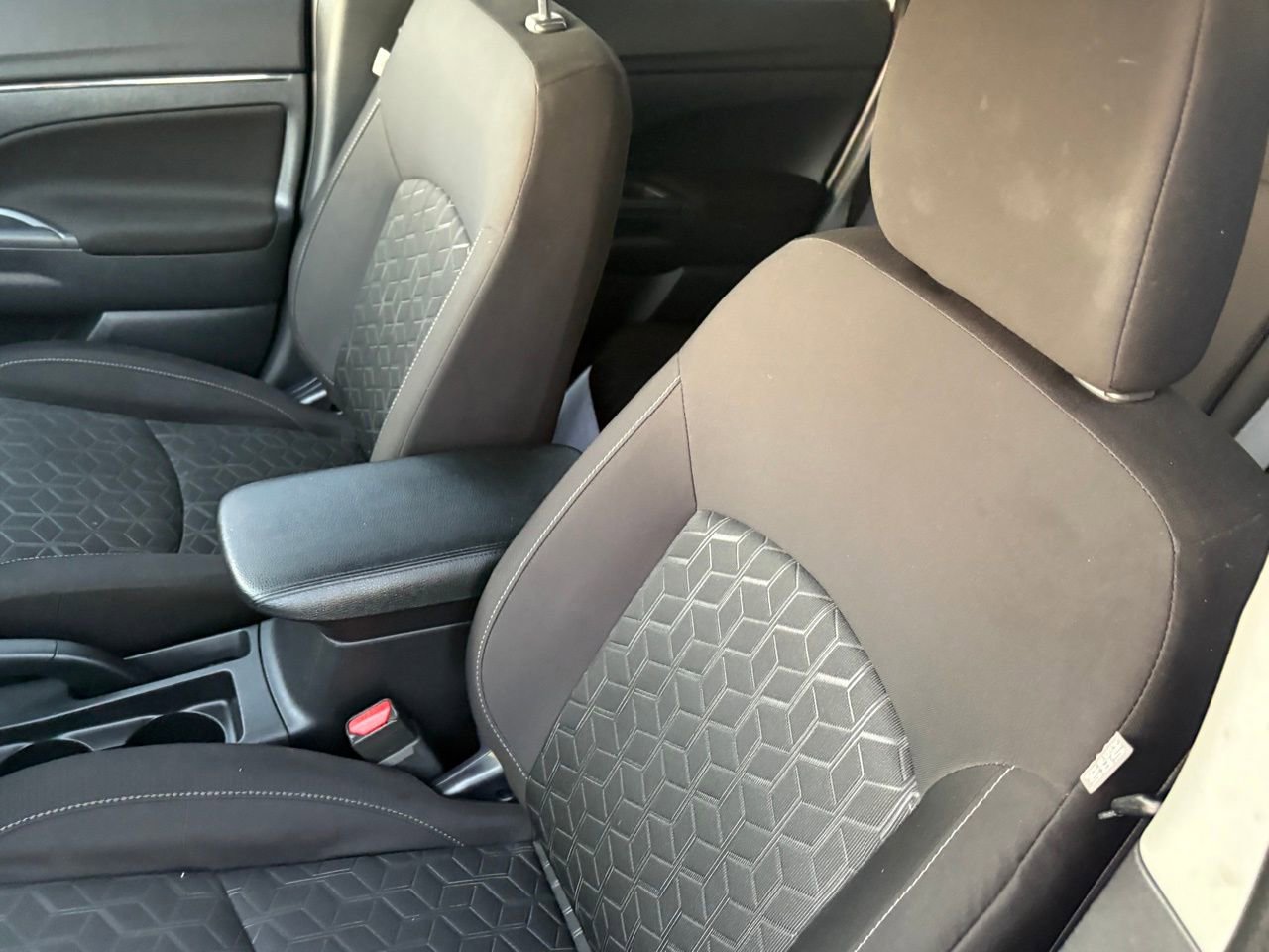 Used 2024 Mitsubishi Outlander Sport 2.0 ES image 27