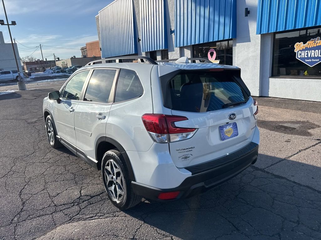 Used 2022 Subaru Forester Premium image 11