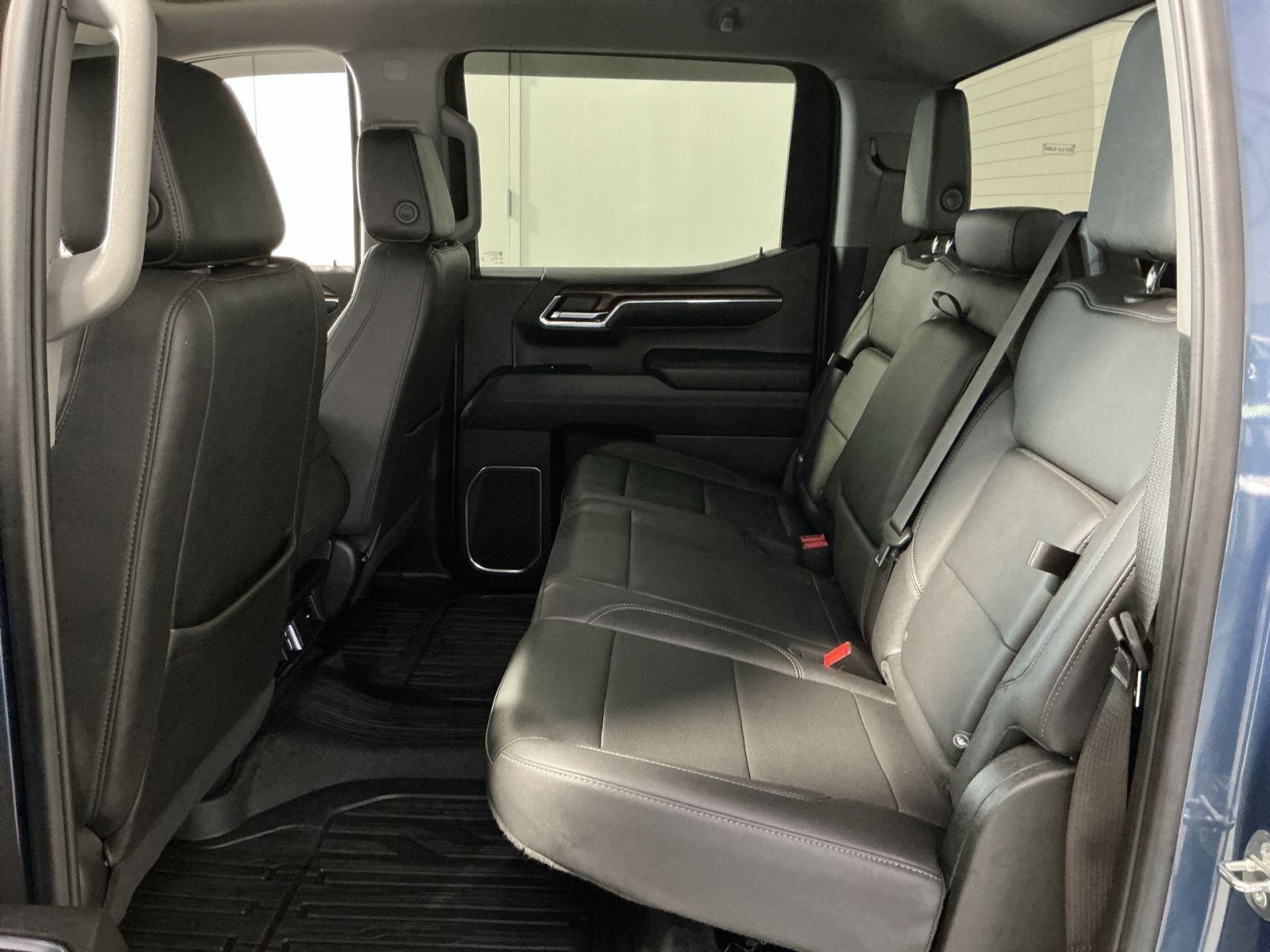 Used 2024 GMC Sierra 1500 SLT w/ X31 Off-Road Package AWD/4WD image 22