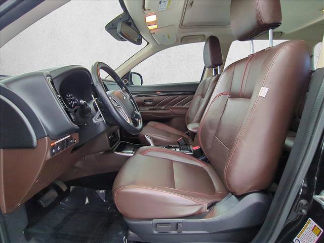 Used 2018 Mitsubishi Outlander GT AWD/4WD image 17