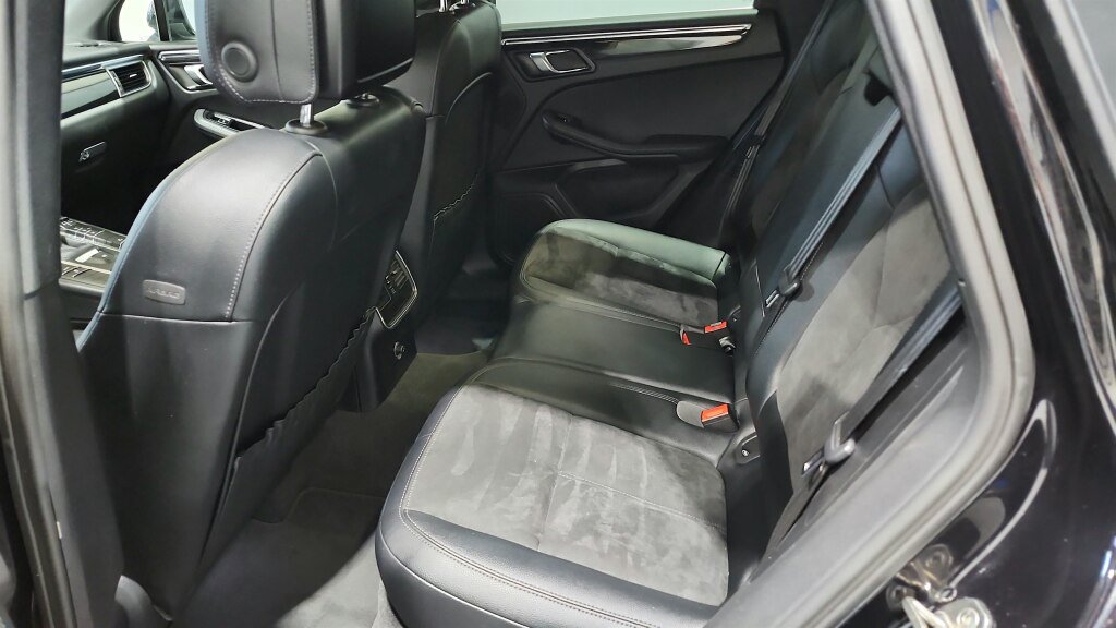 Used 2017 Porsche Macan S AWD/4WD image 31