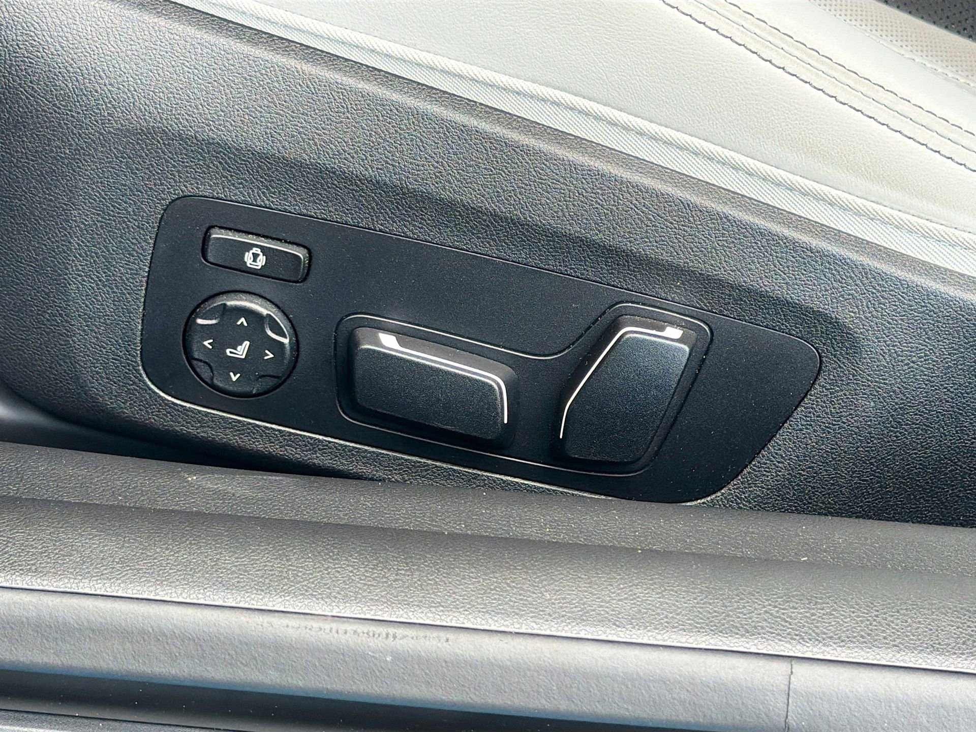 Used 2026 BMW M4 Competition image 26