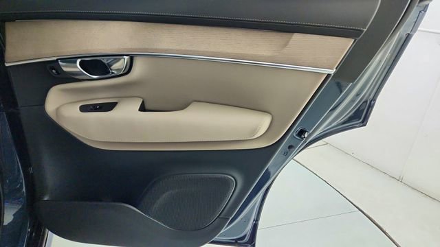 New 2026 Volvo XC90 B6 Plus w/ Protection Package Premier AWD/4WD image 36