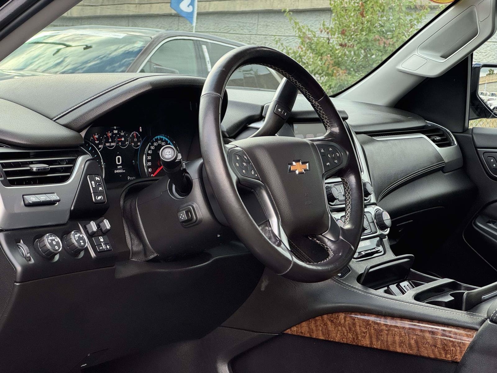 Used 2020 Chevrolet Suburban Premier AWD/4WD image 11
