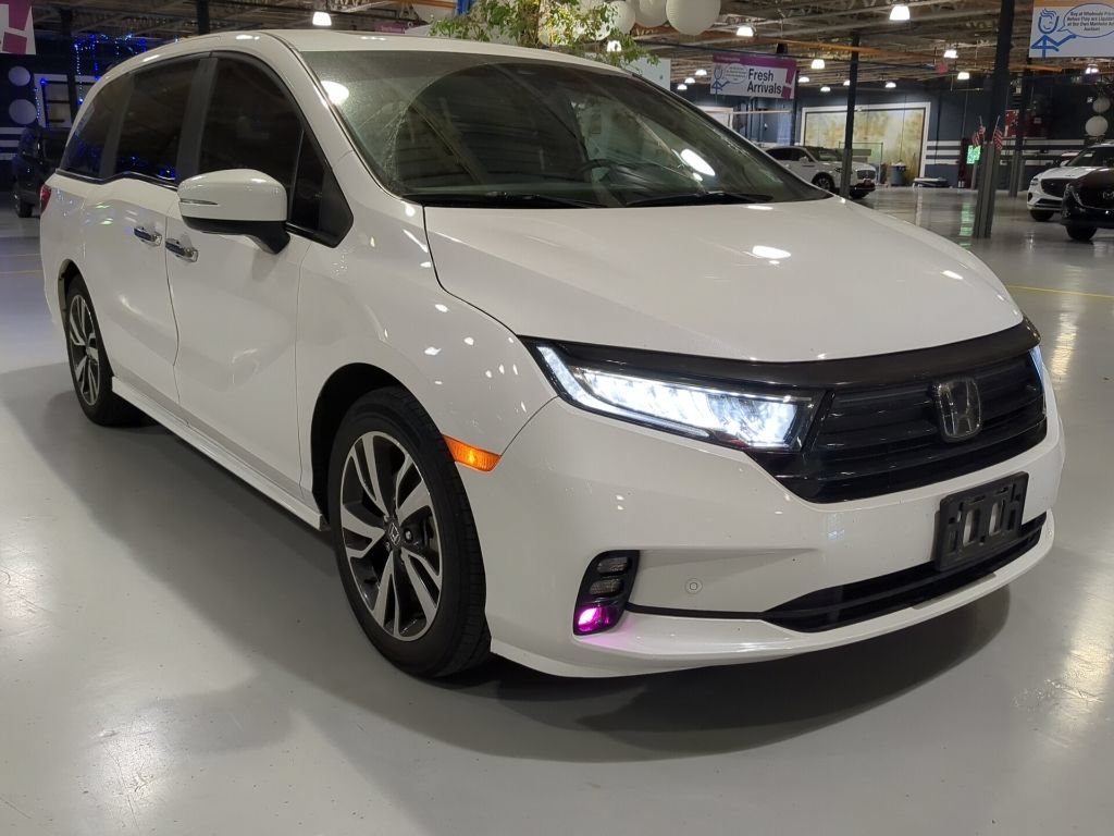 Used 2024 Honda Odyssey Touring image 3