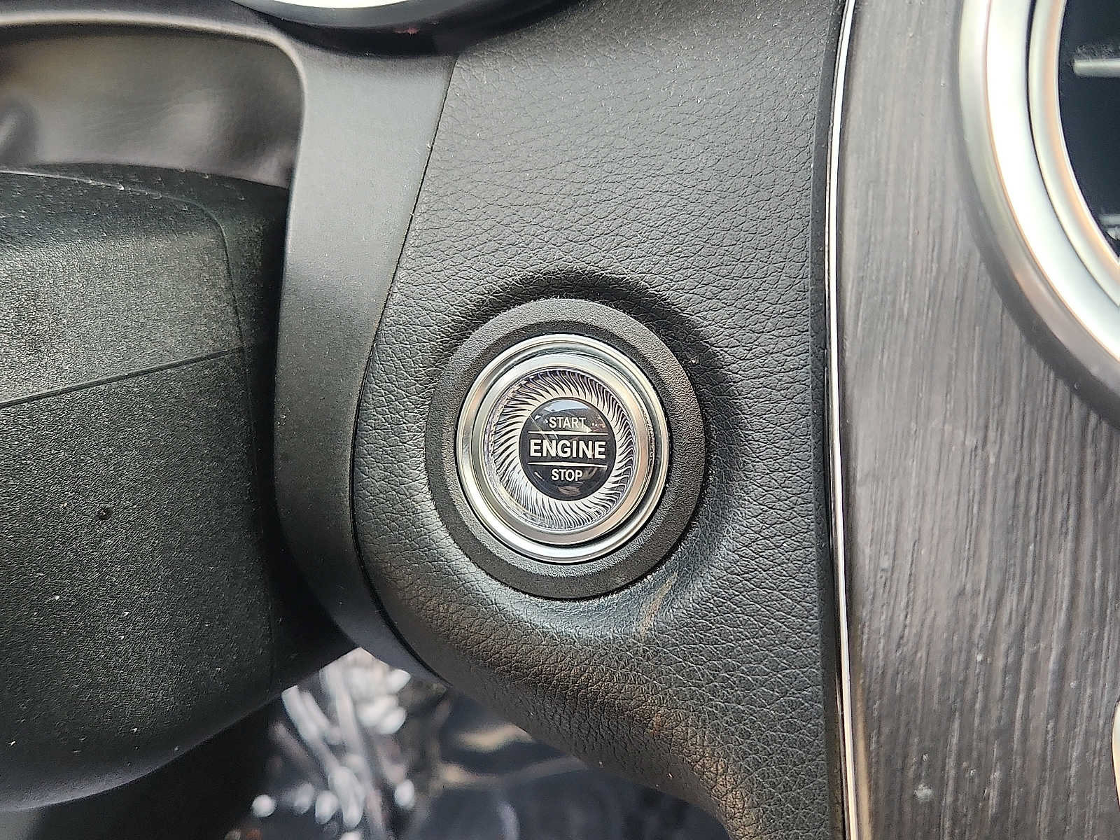Used 2021 Mercedes-Benz C 300 4MATIC Sedan image 23