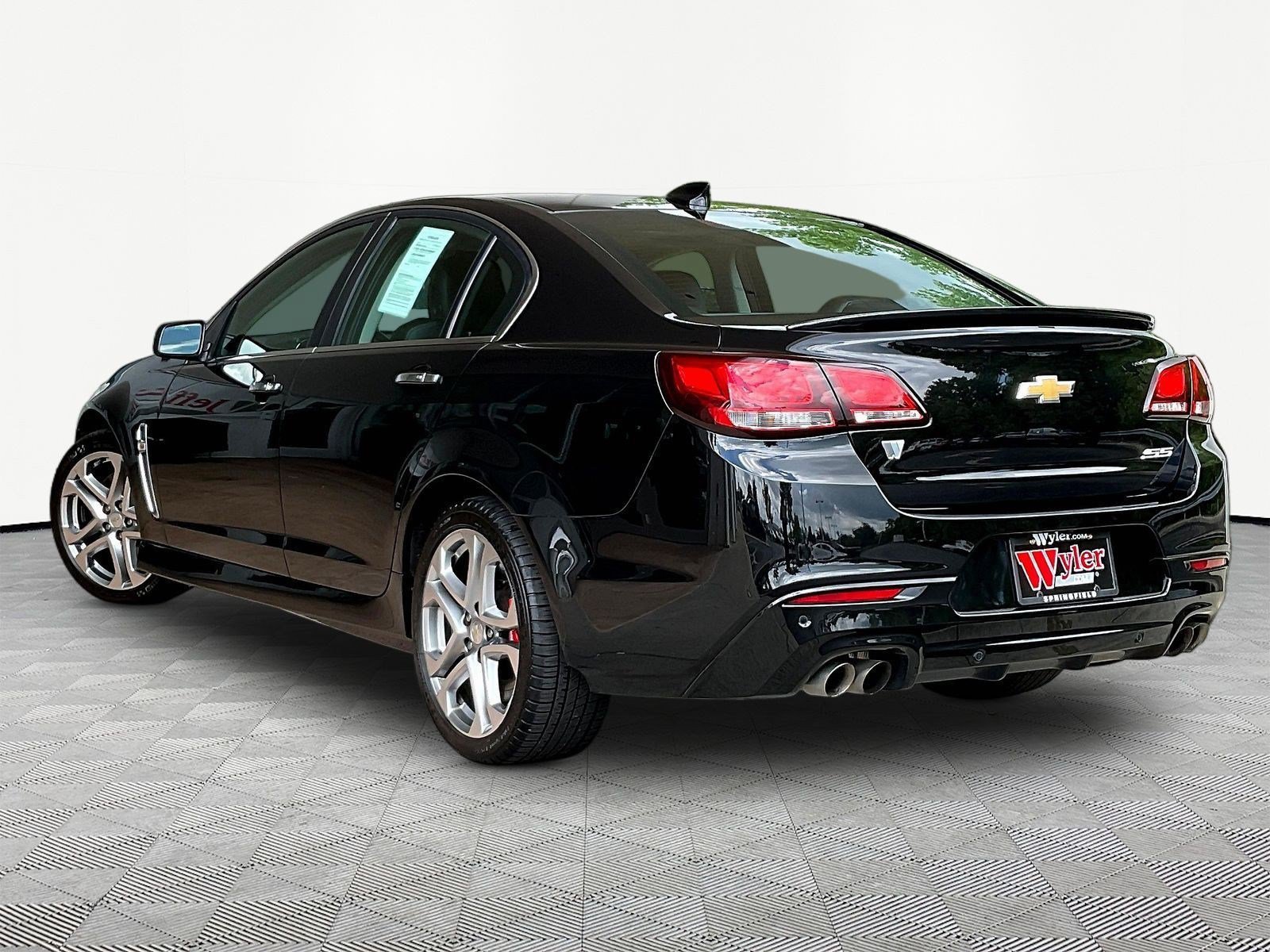 Used 2016 Chevrolet SS RWD image 4