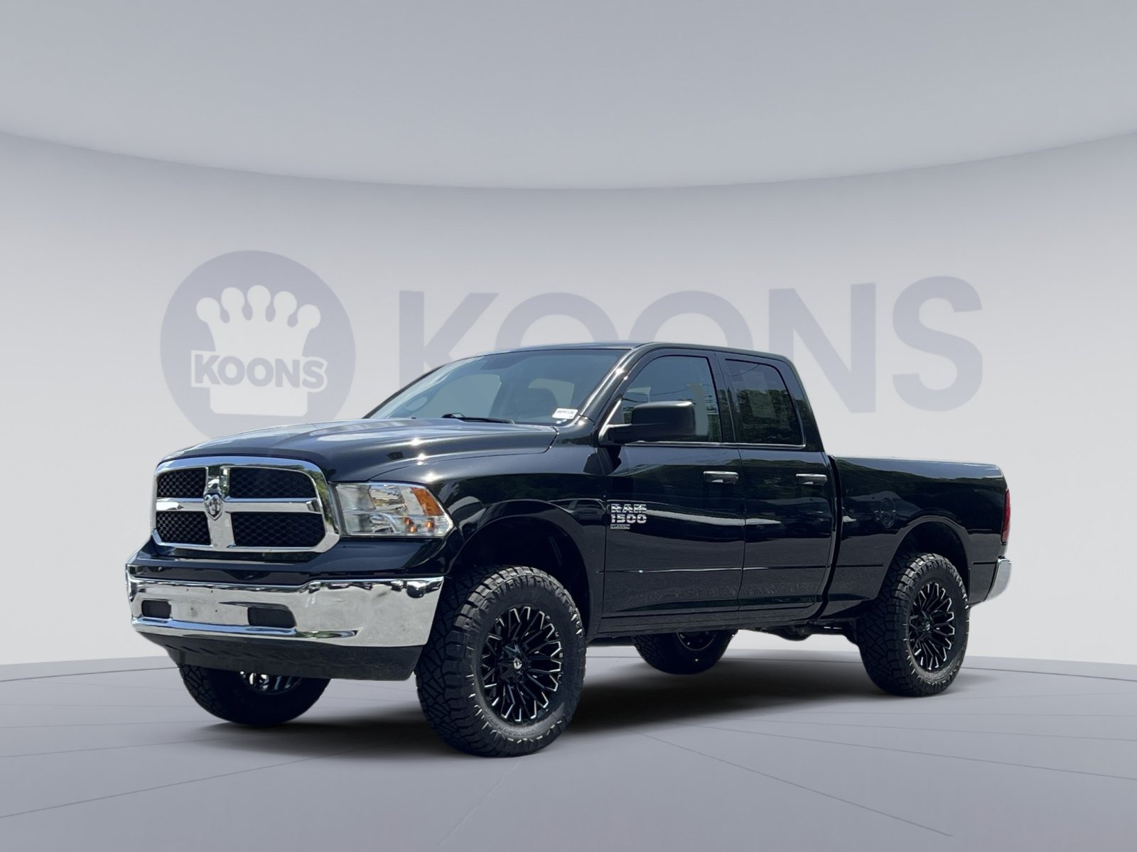 Used 2024 RAM 1500 Classic SLT AWD/4WD image 5