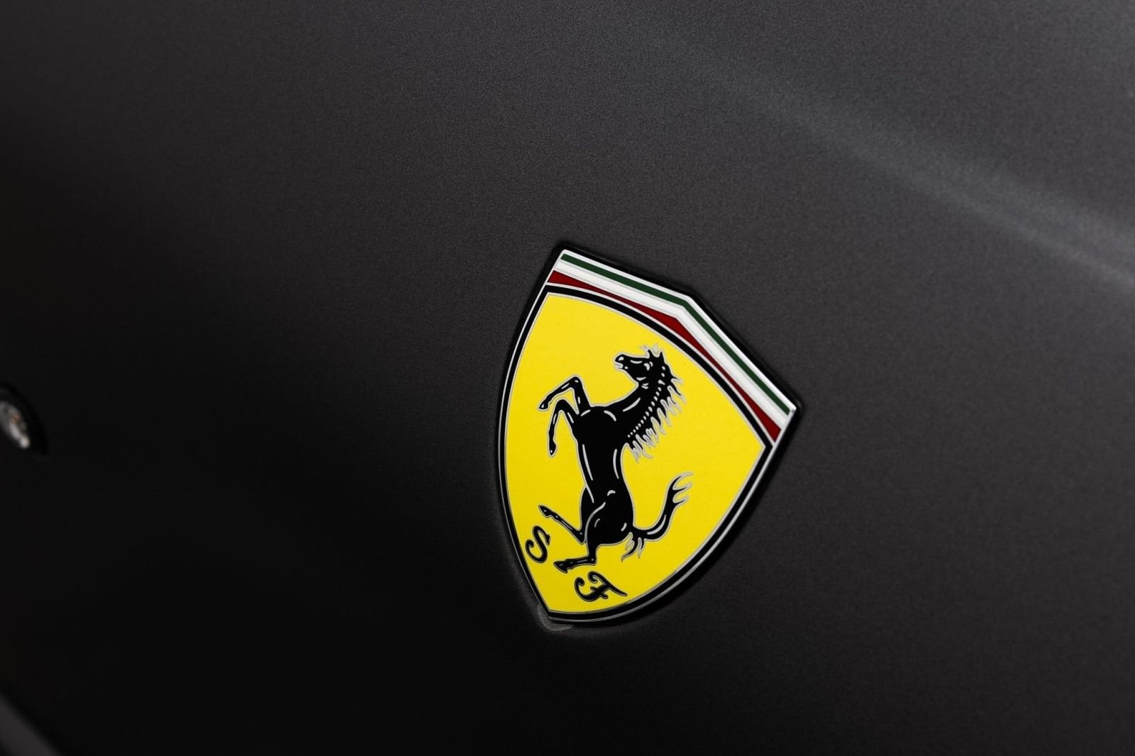 Used 2021 Ferrari 812 GTS RWD image 19