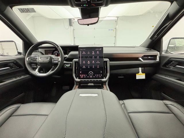 New 2026 GMC Yukon Denali w/ Denali Reserve Package image 2