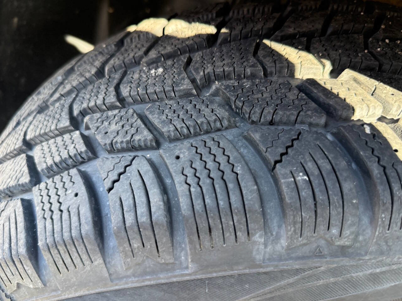 Used 2013 Ford Explorer XLT image 22