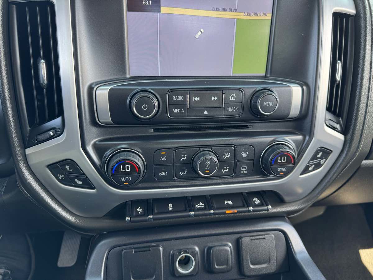 Used 2015 GMC Sierra 1500 SLT w/ SLT Crew Cab Value Package AWD/4WD image 28