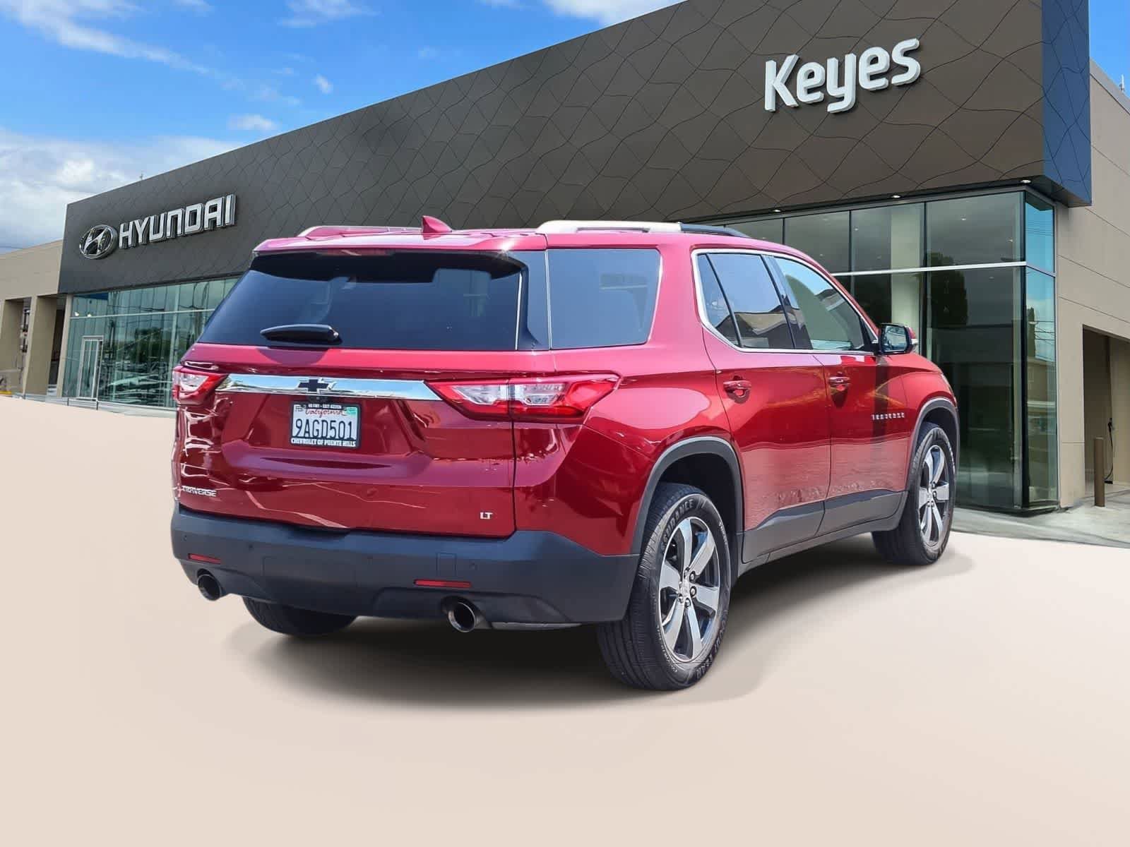 Used 2018 Chevrolet Traverse LT w/ LPO, Cargo Package FWD image 4