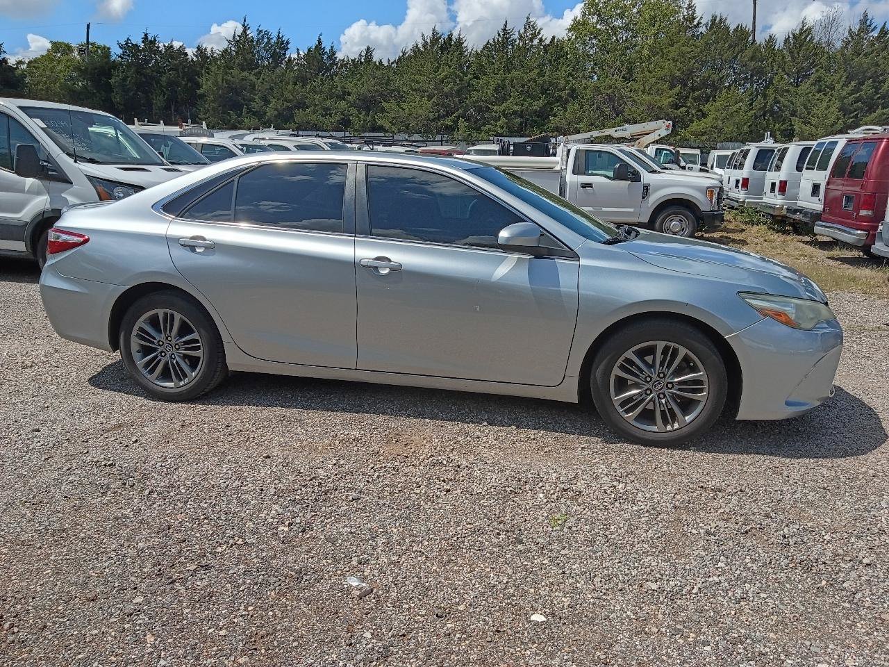 Used 2016 Toyota Camry SE FWD image 4