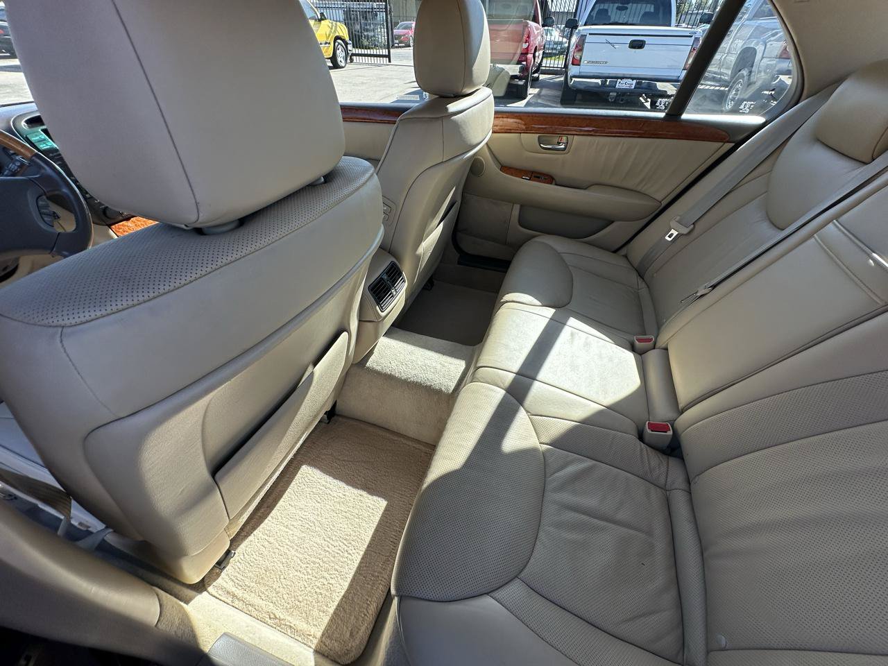 Used 2006 Lexus LS 430 w/ Modern Luxury Pkg RWD image 42