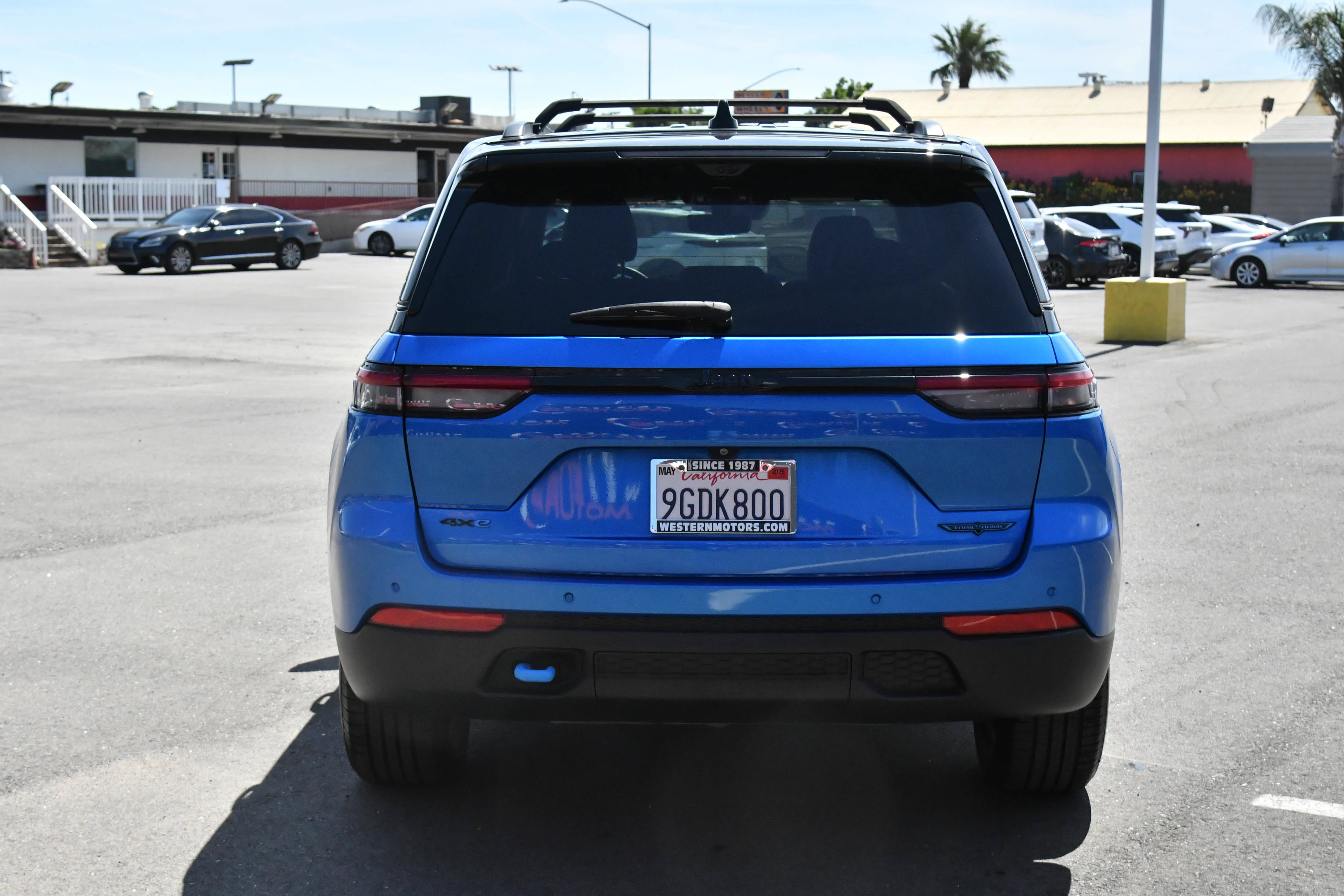 Used 2023 Jeep Grand Cherokee Trailhawk w/ Advanced Protech Group II AWD/4WD image 7