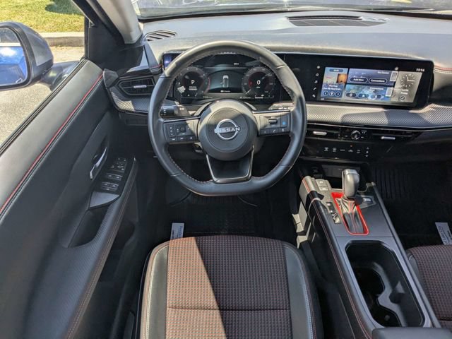 Used 2025 Nissan Kicks SR FWD image 12