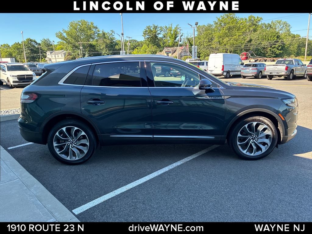 Certified 2023 Lincoln Nautilus Reserve w/ Luxury Package AWD/4WD image 9