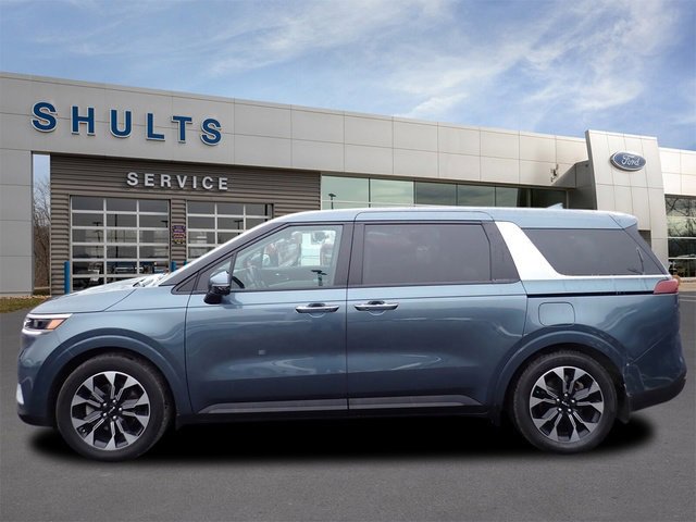 Used 2024 Kia Carnival EX image 2