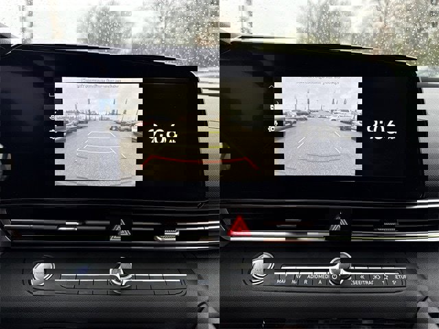 Used 2024 Hyundai Elantra SEL image 35