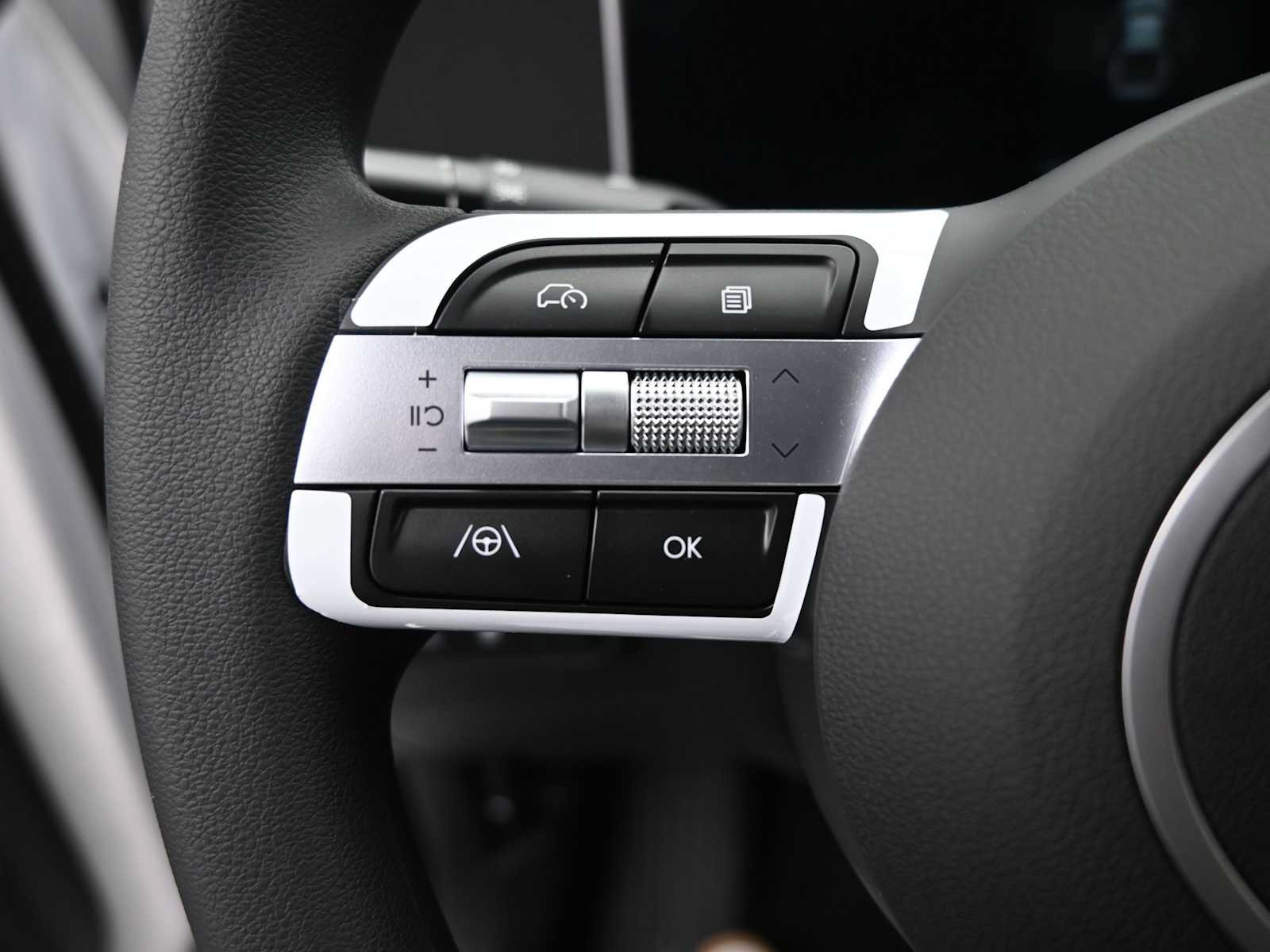 Certified 2025 Hyundai Santa Cruz SEL AWD/4WD image 16