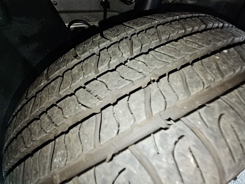 Used 2014 Nissan Versa SV w/ Convenience Package image 19