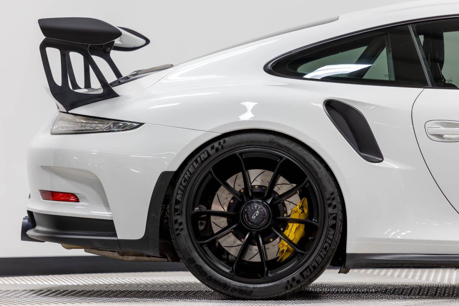 Used 2016 Porsche 911 GT3 RS RWD image 23