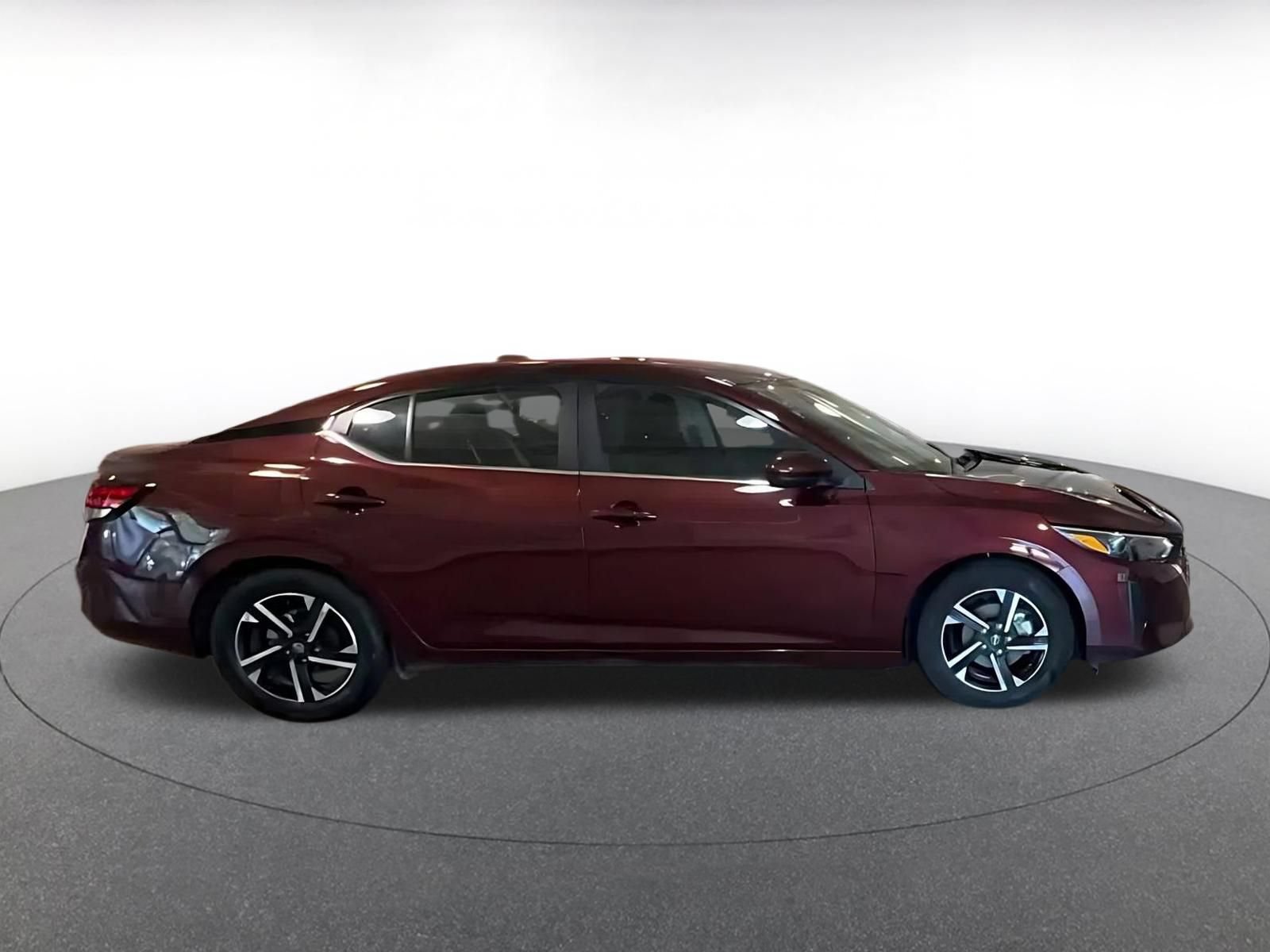 Used 2025 Nissan Sentra SV FWD image 5