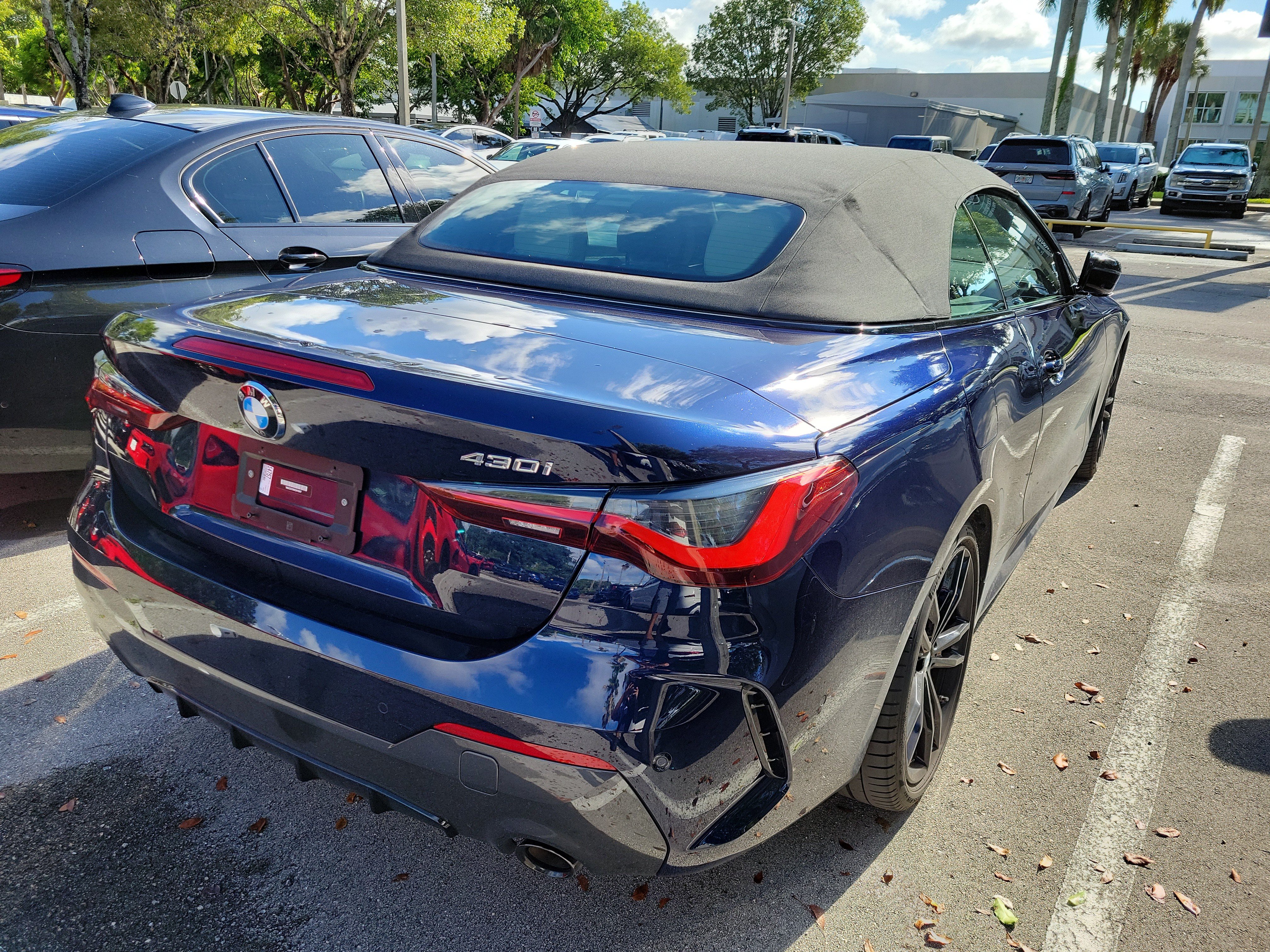 Used 2024 BMW 430i Convertible w/ M Sport Package RWD image 7