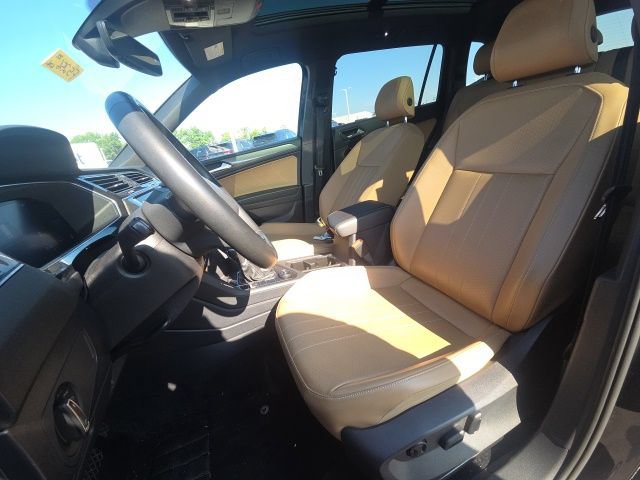 Used 2022 Volkswagen Tiguan SE AWD/4WD image 25