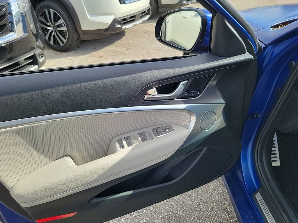 New 2025 Genesis G70 2.5T w/ Sport Prestige Package image 11