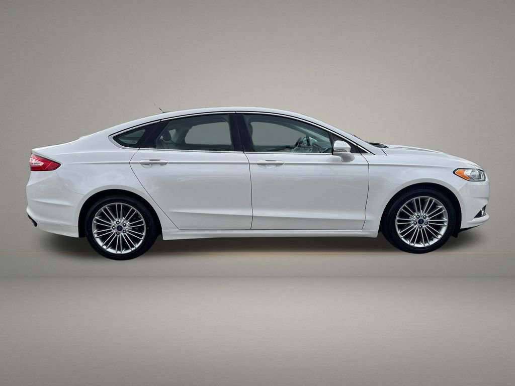 Used 2015 Ford Fusion SE w/ Equipment Group 202A FWD image 6