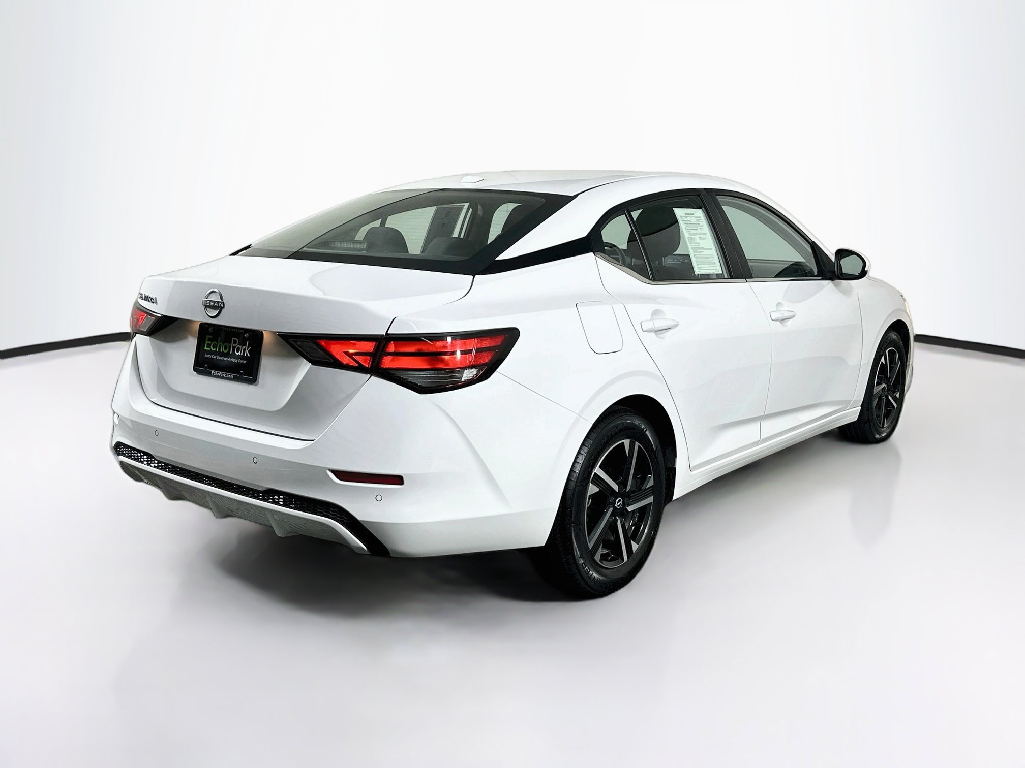 Used 2025 Nissan Sentra SV FWD image 9