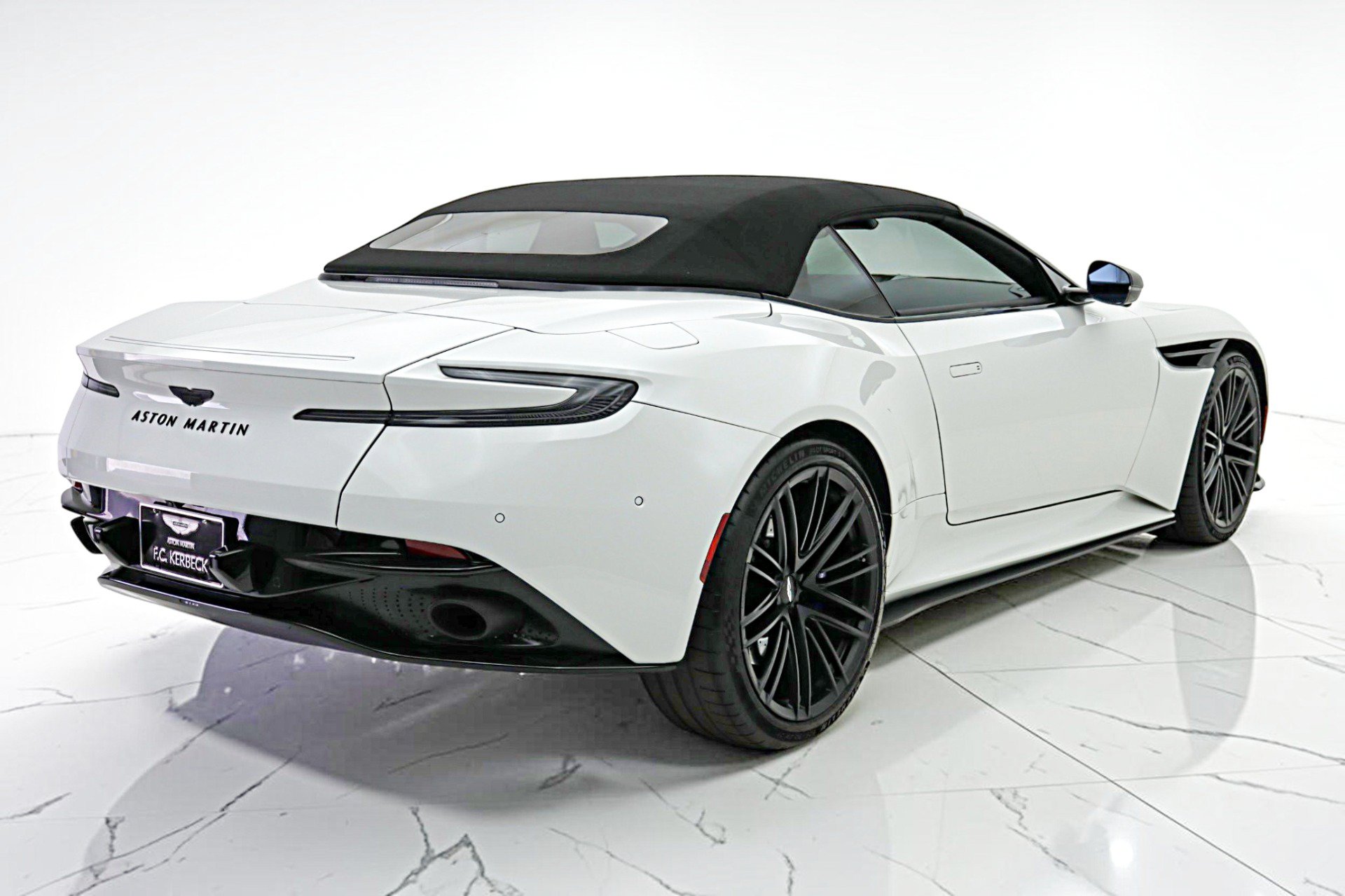 Used 2024 Aston Martin DB12 Convertible RWD image 29